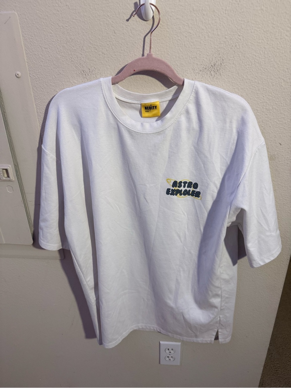NEOITY Astro Explorer Robot Graphic Tee Men’s White Oversized Korea XL